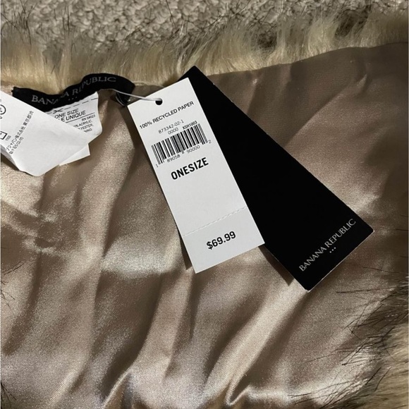 Imitation fur Scarf from Banana Republic - Picture 3 of 3